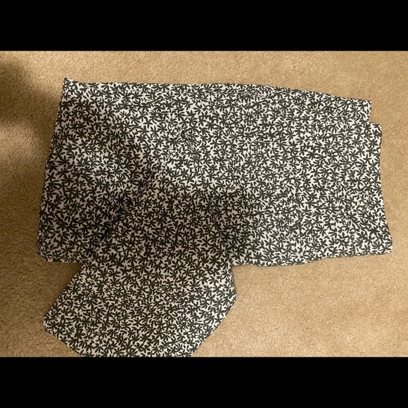 Ann Taylor Trouser with funky pattern - Picture 3 of 3